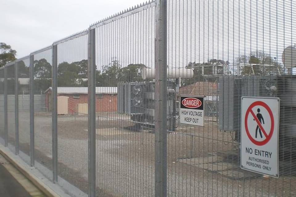 358-security-power-fence-power-facilities