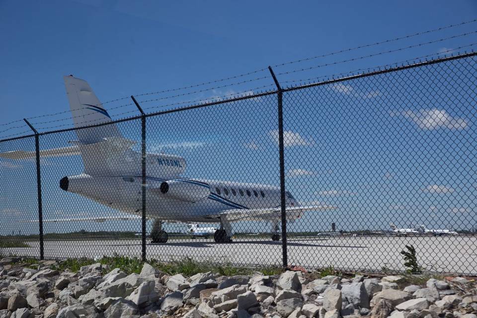 chain-link-airport-fencing-barbed-wire