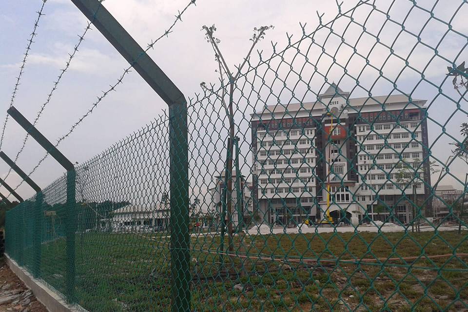 chain-link-industrial-fence-building