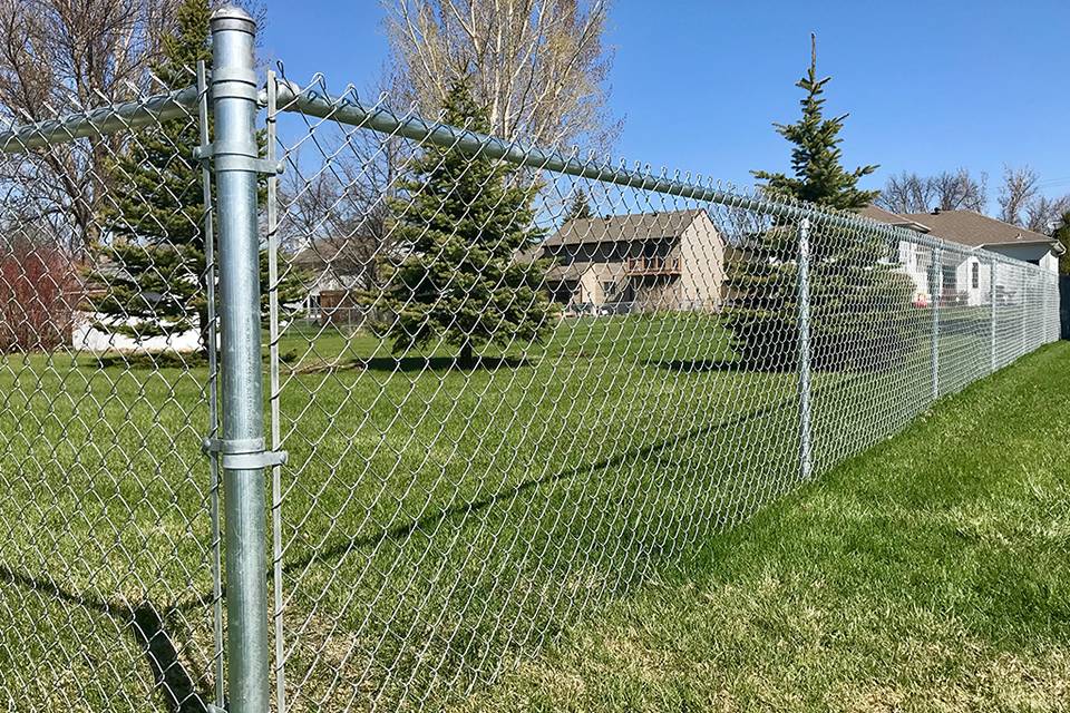 chain-link-residential-fence-gate