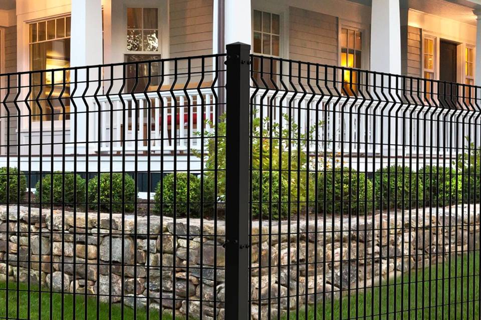curvy-welded-residential-fence