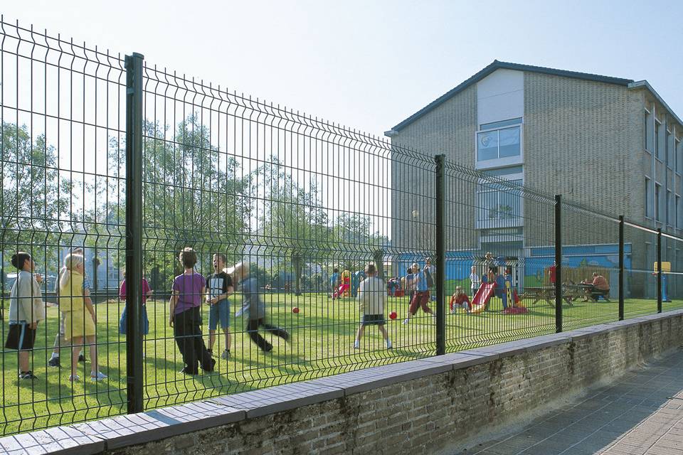 curvy-welded-school-fence-playground