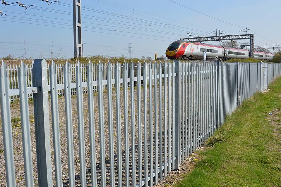 palisade-railway-fence-station