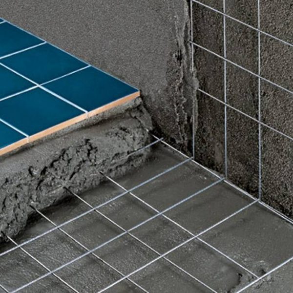 The welded mesh panels are insert in the concretes
