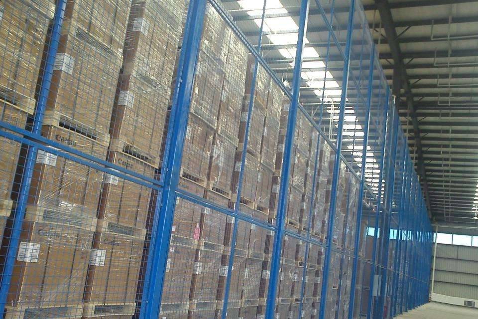 welded-wire-mesh-partition-fence-storage