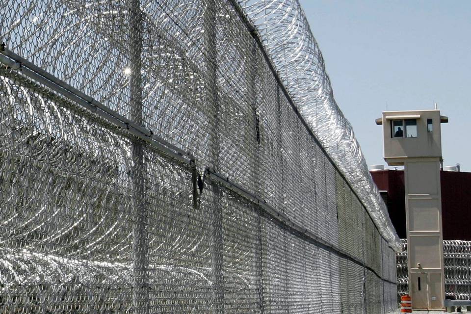 chain-link-prison-fence-razor-wire