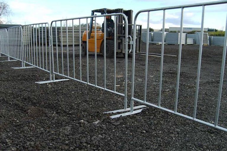 crowd control barriers