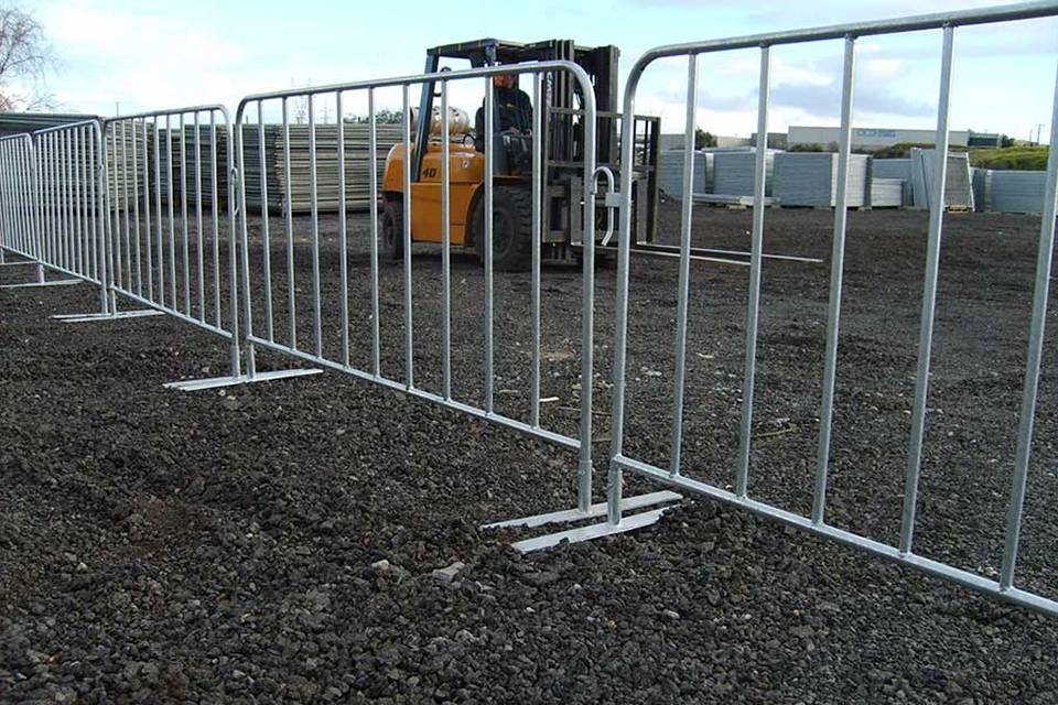 crowd-control-construction-barrier