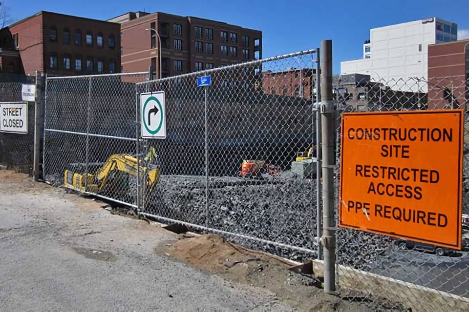 temporary-chain-link-construction-fence-construction