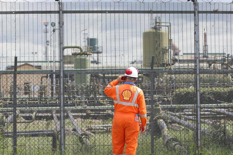 Oil and Gas Fields, Smart Fencing, Smart oilfield security systems, Perimeter security for energy facilities, Intelligent oil and gas fencing, Remote surveillance for oilfields, IoT-based oilfield monitoring, SCADA integration fencing, Solar-powered security fencing, Real-time intrusion detection, Energy infrastructure protection, Advanced fencing for critical infrastructure